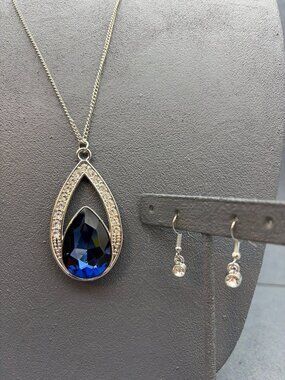 Teardrop Pendant Necklace Earrings Set 28 In Blue Silver Chain Rhinestone Dangle